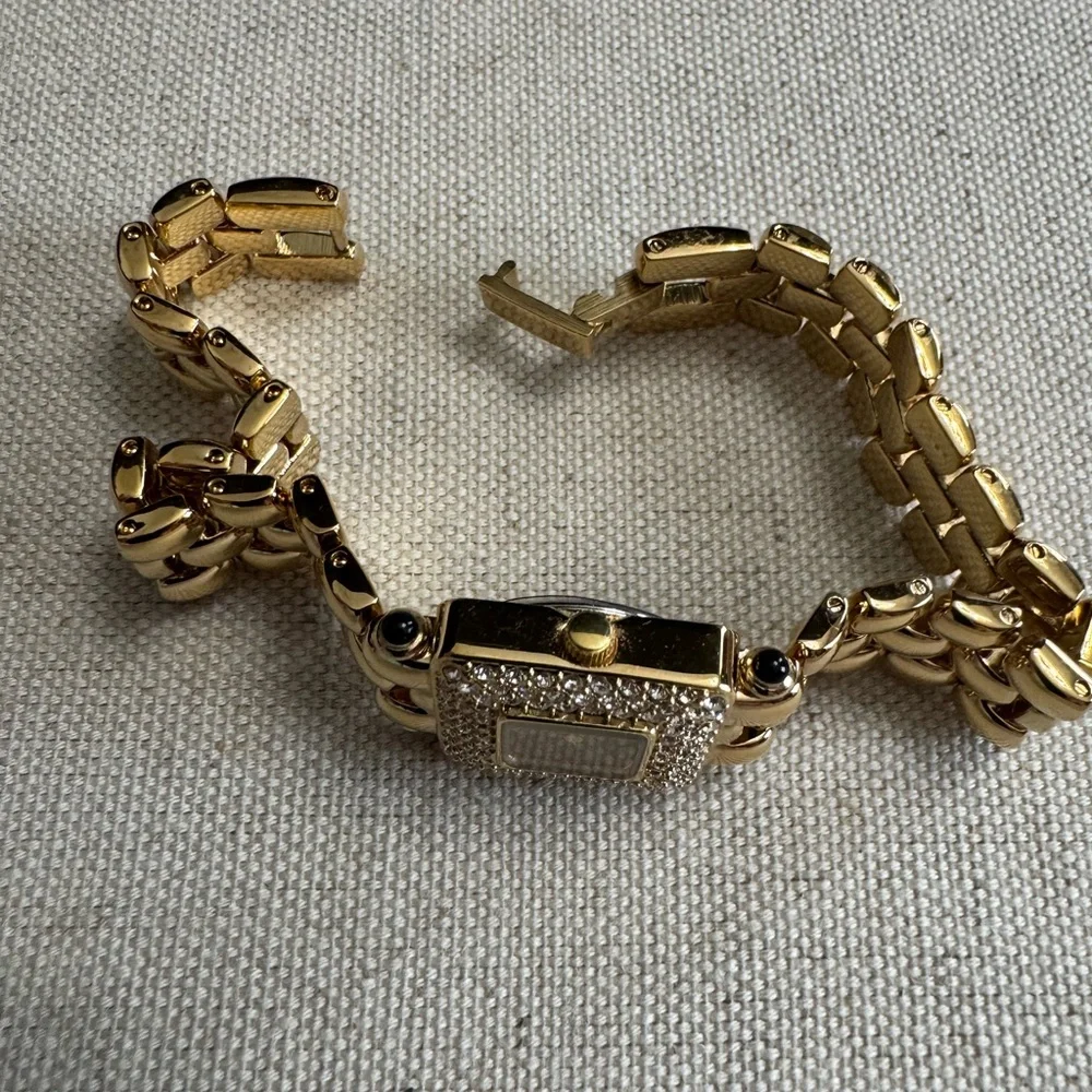 Vintage Suzanne Somers Gold w/Crystal Surrounded Square Face Watch - Picture 2 of 9
